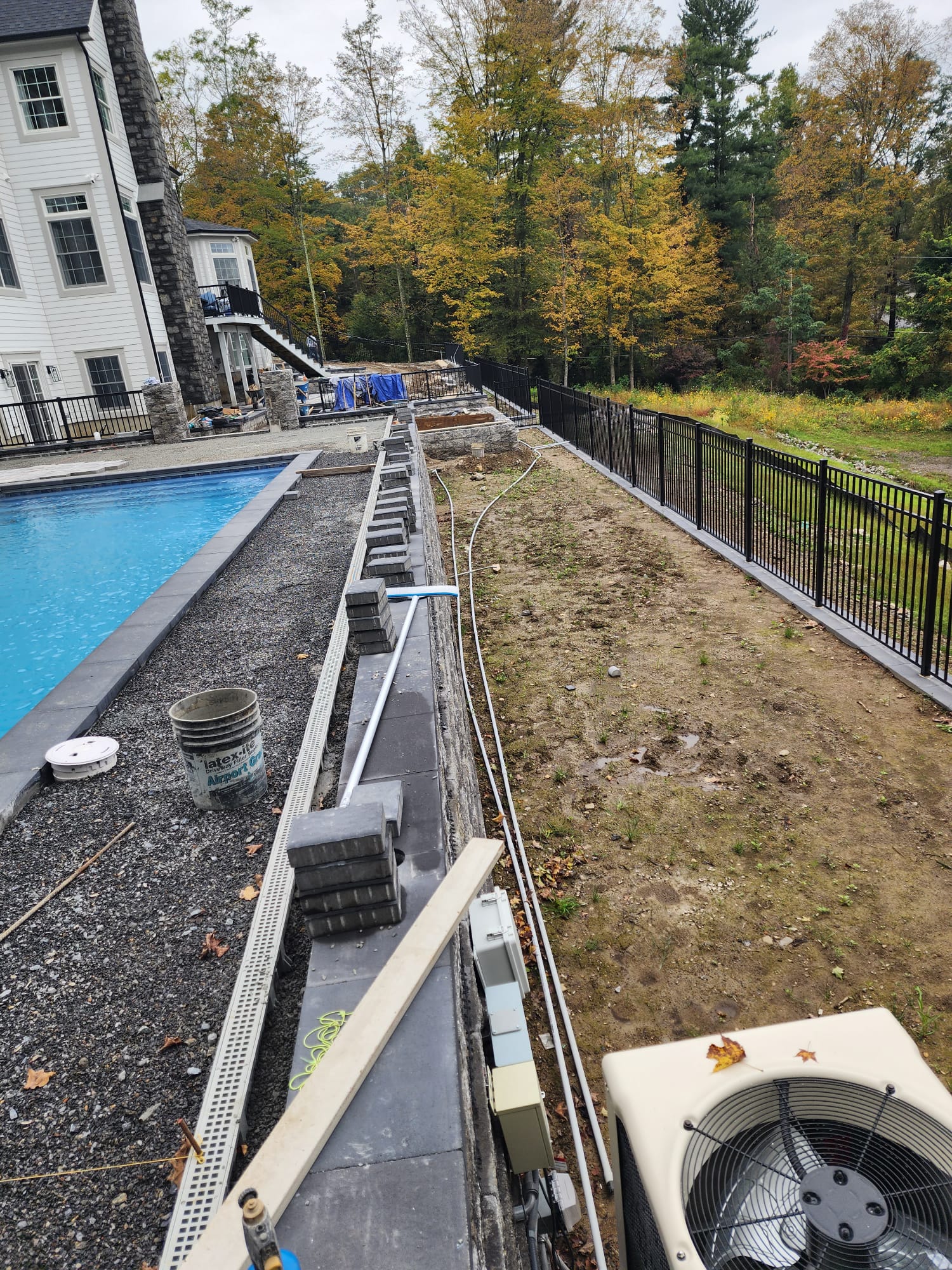 Pools, Decks & Pool Patios