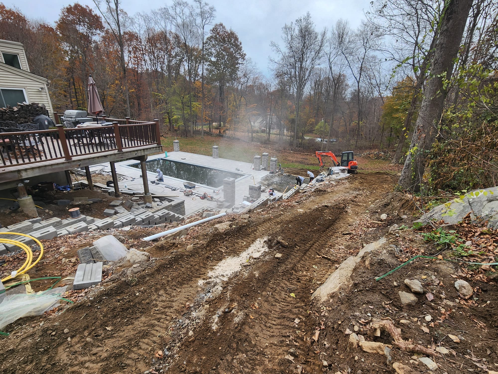 Pools, Decks & Pool Patios